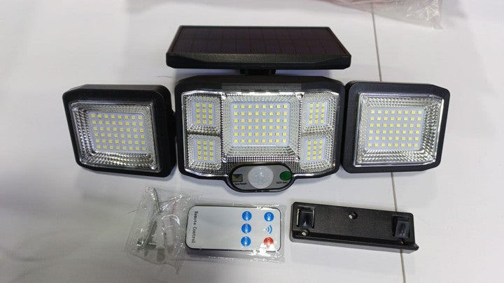 LAMPARA SOLAR CON 3 CABEZALES